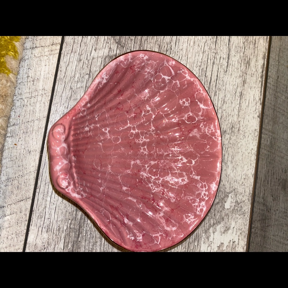 Pretty pink seashell dish